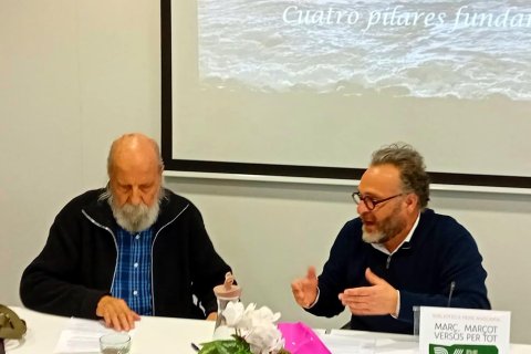 Carlos Alberto Iaquinandi Castro, representant del Centro Latinoamericano de Reus, i Daniel Recasens Salvador, regidor de Cultura de l’Ajuntament de Reus