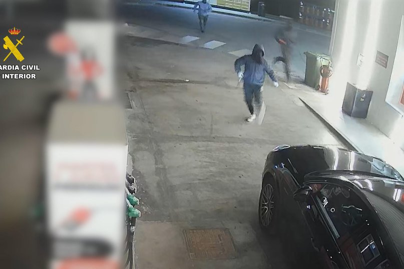 La Guardia Civil desarticula una organización que robó en más de cien gasolineras y viviendas