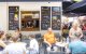 El bar Blau está parapetado en la plaza Catalunya.
