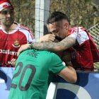 El jugador Migue Leal llora desconsolado tras el partido contra la Real Sociedad 'B'