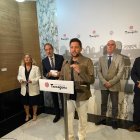 El alcalde, junto al conseller Espadaler y Joan Perarnau, presidente de la audiència Provincial.