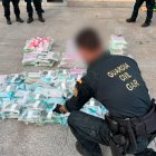El detenido tenía varias bolsas envasadas al vacío dentro de su vehículo
