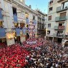 7 de 9 amb folre de la Colla Vella dels Xiquets de Valls, el primer que descarreguen a la seva història.