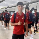 Adrián Alves, con la expedición grana.