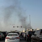 Imagenes de la columna de humo visible en varios puntos de la ciudad de Doha, en Qatar, tras el ataque israelí de este martes