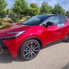 En carretera, el TOYOTA C-HR PHEV se muestra equilibrado.