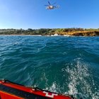 Momento del rescate por parte del helicóptero.