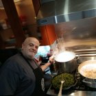 Santos Masegosa, cocinando en Manhattan.