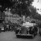Imagen de un momento del programa en que se ve a Franco durante su visita a Tarragona