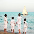 La playa de Calafell es de arena dorada y aguas cristalinas.