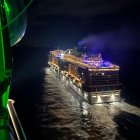 El crucero poco antes de que el helicóptero recogiera a la pasajera.