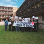 Protesta de los trabajadores del parador de Tortosa.