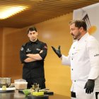 Los chefs Pep Moreno (en primer plano) y Rafel Muria ofrecieron una exhibición gastronómica en el TAS
