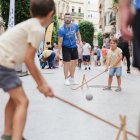 Diferents mostres de jocs al  Raval de Santa Anna