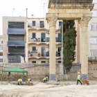 Operarios trabajando en el Fòrum de la Colònia de Tarragona, el pasado 22 de julio