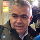 Santos Cerdán (PSOE), al llegar el sábado a Ginebra para reunirse con Junts. FOTO: EFE
GINEBRA (SUIZA), 02/12/2023.- Captura de televisión del secretario de Organización del PSOE, Santos Cerdán, ha dicho este sábado que la primera reunión con Junts en Ginebra, relativa al cumplimiento de los acuerdos alcanzados para la investidura del presidente del Gobierno, Pedro Sánchez, "ha ido bien" y se ha desarrollado en un clima cordial. El representante socialista ha hecho esta declaración a un grupo de periodistas al llegar al aeropuerto de Ginebra para embarcar en su vuelo de retorno a Madrid. EFE/EFE TV