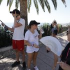 Turistas, con abanicos, agua y bajo la sombra, refrescándose en el Balcón del Mediterranio
TURISMO; TURISTAS; TARRAGONA