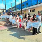 Inici del seguici del Pa Beneït, encapçalat pels majorals.