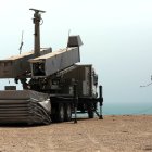 sistema de misiles iraní durante ejercicios militares en un lugar no revelado del sur de Irán