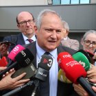 El ministro de Industria y Turismo, Jordi Hereu, durante una atención a los medios de comunicación en Lleida