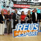 Foto de familia con los representantes de administraciones, federaciones y clubs.