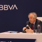 El catedrático emérito de Economía Aplicada de la Universidad Autónoma de Barcelona (UAB), Josep Oliver, durante la presentación del Anuari Econòmic Comarcal del BBVA.