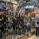 Escaparate de cervezas en el famoso pub 2be de Brujas