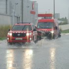 Efectius dels Bombers al polígon l'Oriola d'Amposta.