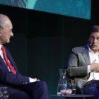 El alcalde de Madrid, José Luis Martínez-Almeida (d)