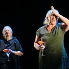 Maite Buenafuente (Clàudia) i Angie Savall (Alícia).