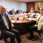 Imagen del pleno del Tribunal Constitucional (TC) presidido por el magistrado Cándido Conde-Pumpido en Madrid