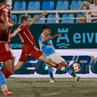 Santos volvió a brillar en el carril diestro del Nàstic.