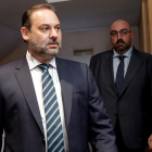 José Luis Ábalos, acompañado por Koldo García,en una imagen de archivo.