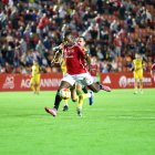 Cedric Omoigui falló una clara ocasión frente al portero que fue clave.