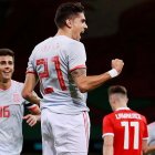 Marc Bartra celebra un gol con la selección española.