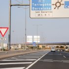 La rotonda eliminó un carril de circulación y de salida.