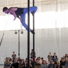 Una de les primeres actuacions, «Entre Nous»