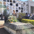 Los vecinos han realizado una ofrenda Floral.