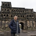 Santiago Posteguillo, delante de la Porta Nigra, en Alemania.