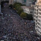 Miles de personas durante la manifestación de este sábado en Valencia