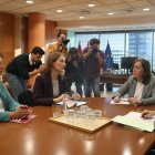 Reunión de la consellera de Territori, Sílvia Paneque con las diputadas de los Comuns Jéssica Albiach y Susanna Segovia.