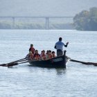 Una de les barques, entre Campredó i Amposta.