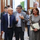 Los diputados socialistas Rafael Simancas (i) y Patxi López (c) y la presidenta del Congreso, Francina Armengol (d), en los pasillos del Congreso.