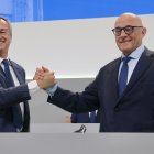 César González-Bueno, consejero delegado del Banc Sabadell, y Josep Oliu, presidente del Banc Sabadell.