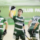 Domenech celebra un gol con el Calafell.