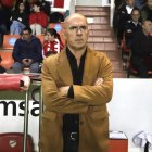 Luis César en su último partido como entrenador del Nàstic.