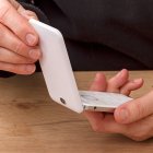 Los teléfonos antiguos que no tienen conexión a Internet.