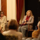 Carme Riera a la sala principal d’El Círcol, durant la seva xerrada presentant ‘Gràcies’.