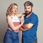 Imatge promocional de la parella protagonista de la comèdia romàntica 'Kramig'.