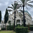 Vista de una de las viviendas de ultra lujo en la Milla de Oro de Marbella.